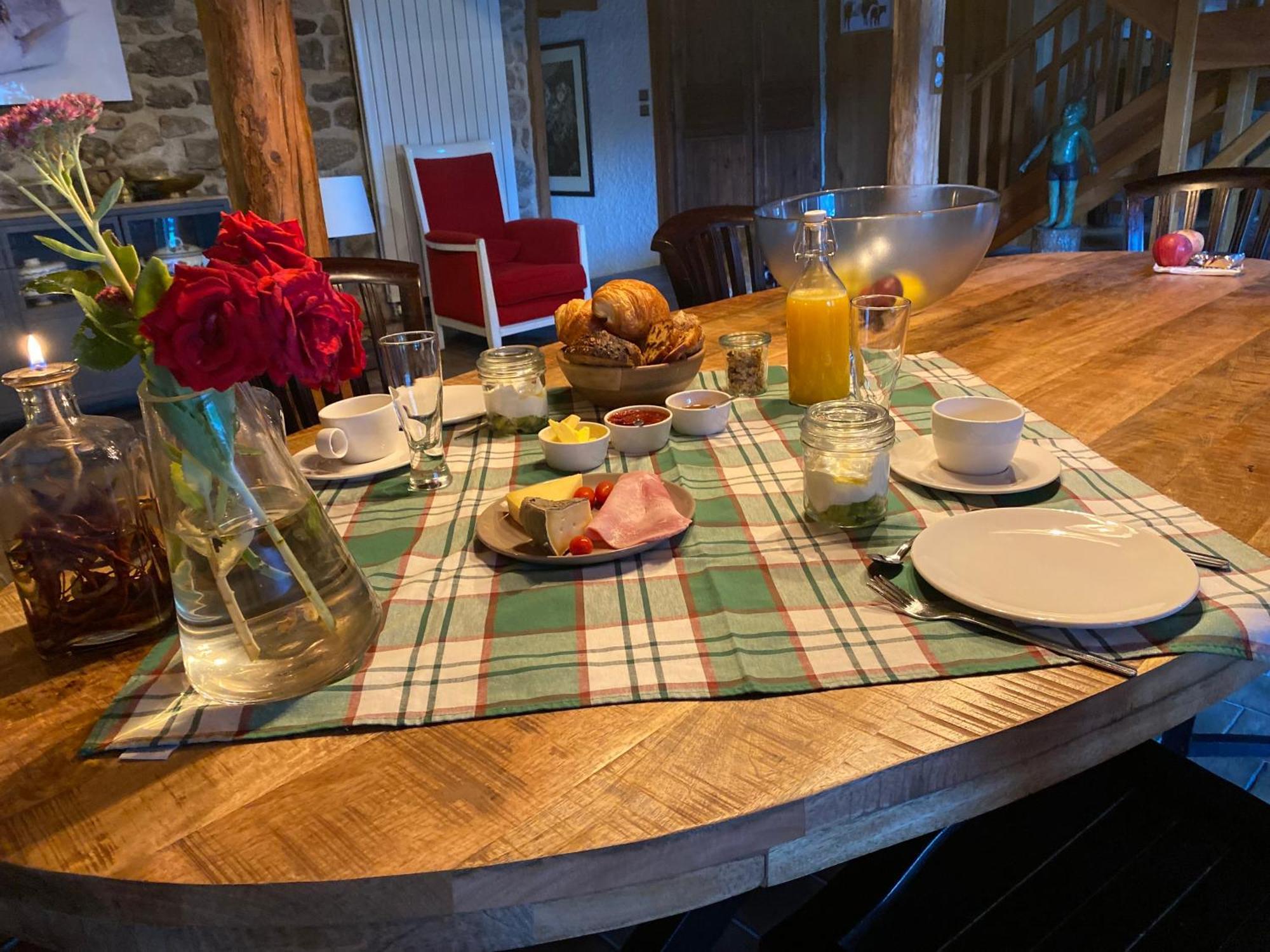 Bed and Breakfast La Vaisse Ambert Exterior foto